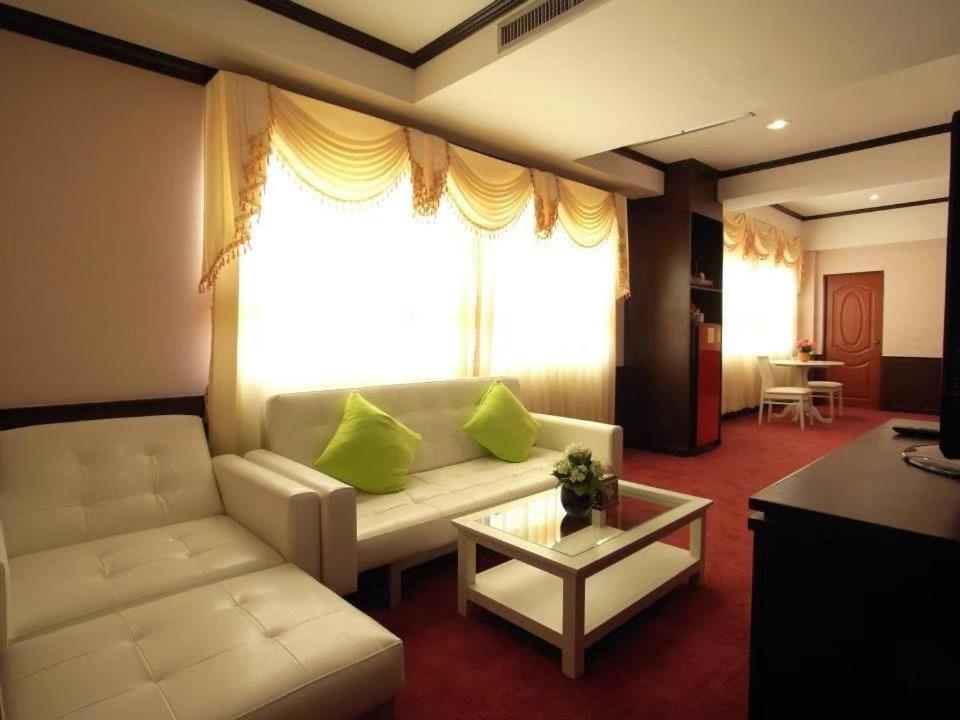 Major Grand Hotel Chum Phae Экстерьер фото