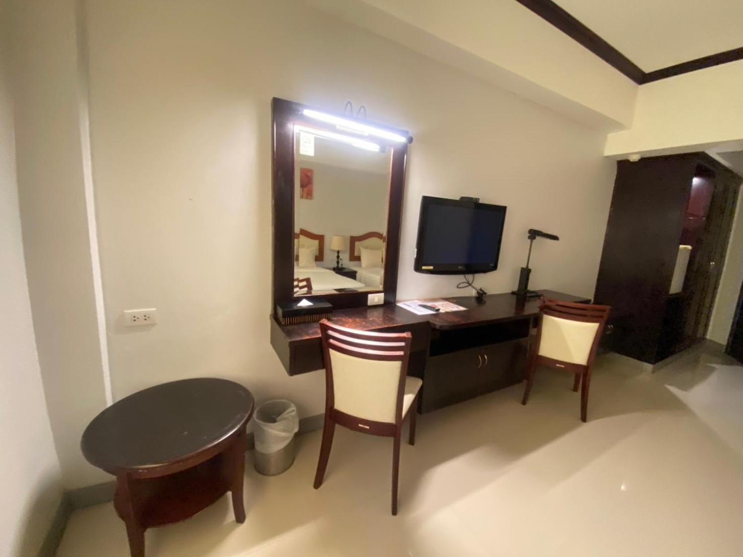 Major Grand Hotel Chum Phae Номер фото