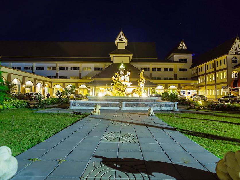 Major Grand Hotel Chum Phae Экстерьер фото