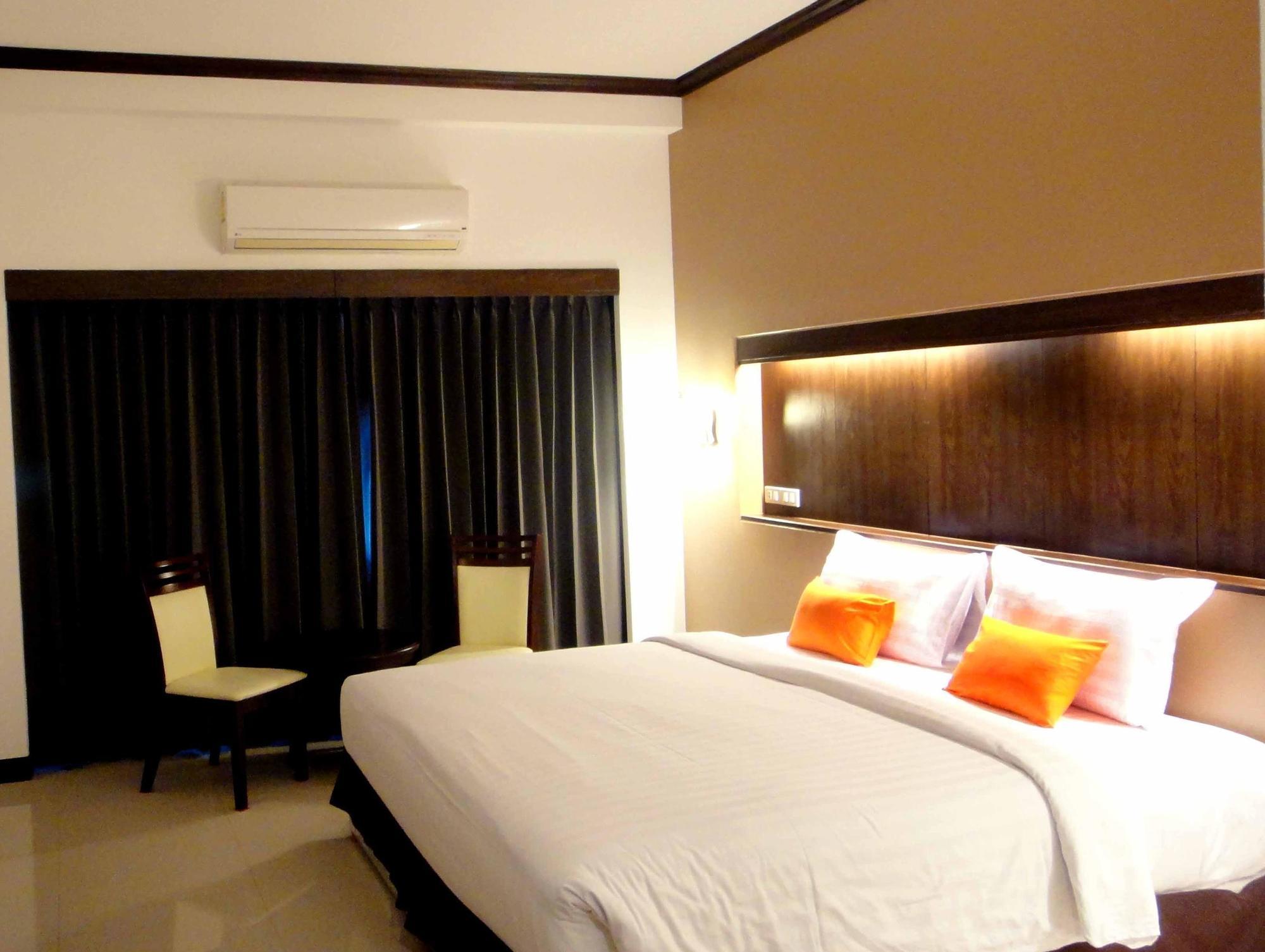 Major Grand Hotel Chum Phae Экстерьер фото